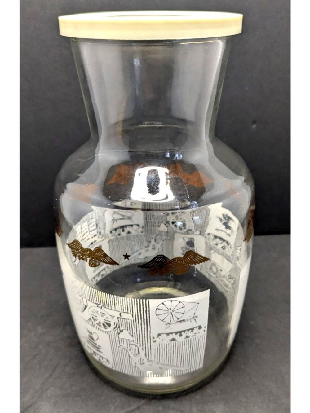 Vtg. Colonial Days Americana Glass Carafe W/ Lid Featuring Eagle Liberty Bell